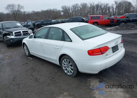 2011 Audi A4 2.0T Premium z USA, uszkodzony, nr VIN WAUFFAFL2BN053379